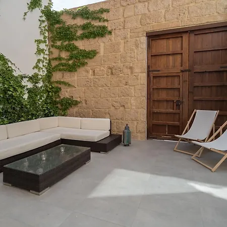 Youth بيت شباب