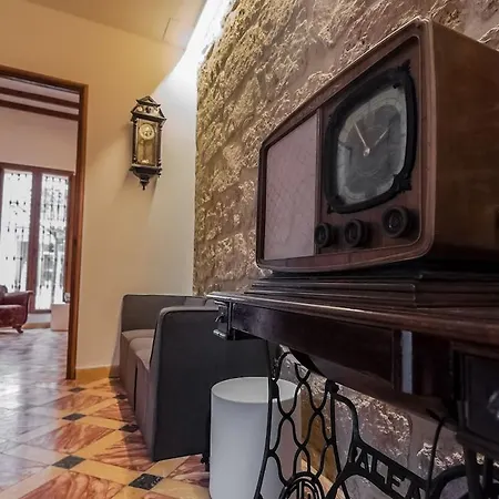 بيت شباب Youth *