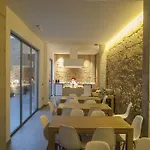 אכסניה Youth