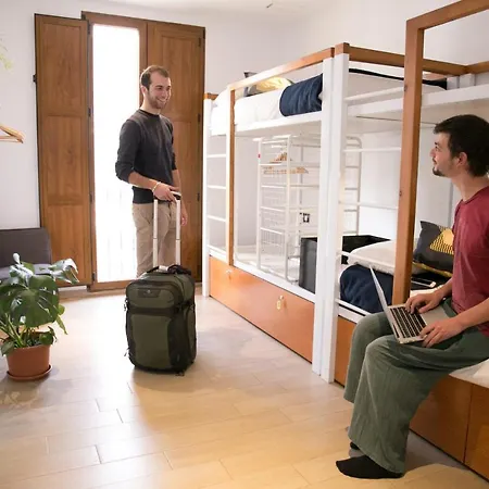 Youth Hostel *
